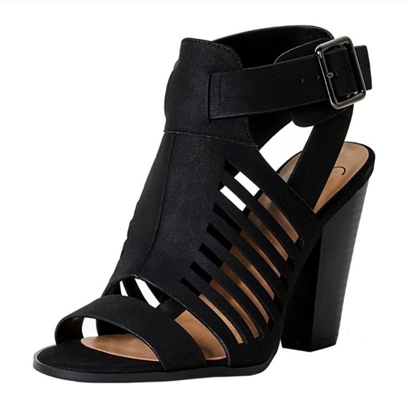 NIB Soda Yummy ~ Gladiator Cutout Stacked Heel Sandals - Size: 10 - Picture 1 of 7